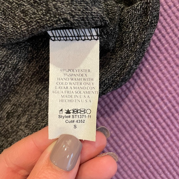 Off the shoulder sweater - Picture 6 of 6